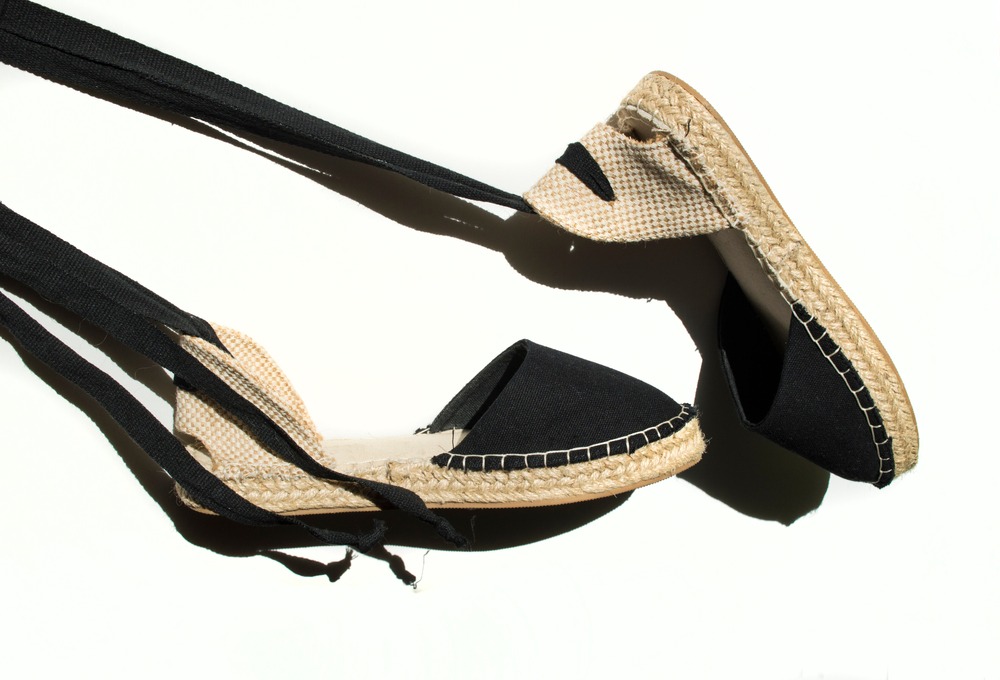 Alpargatas negras | Los zapatos ideales para el verano - Pequeña Huella