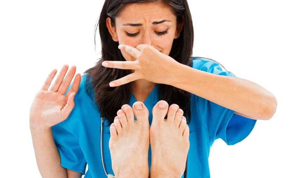 Cómo quitar el mal olor de pies para siempre - Pequeña Huella