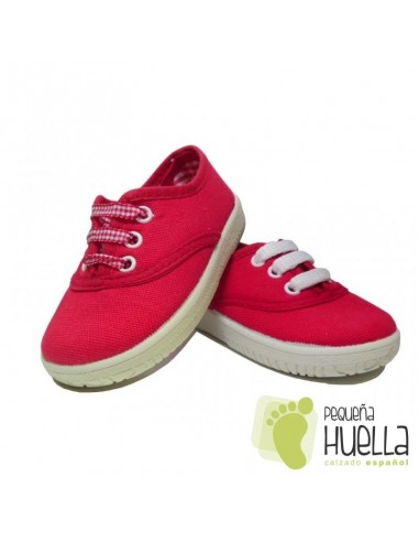 Hoy en Pequeña Huella, te contamos cómo elegir los mejores zapatos  infantiles para guardería. Un zapato cómodo, de buena calidad y fácil de  limpiar. - Pequeña Huella