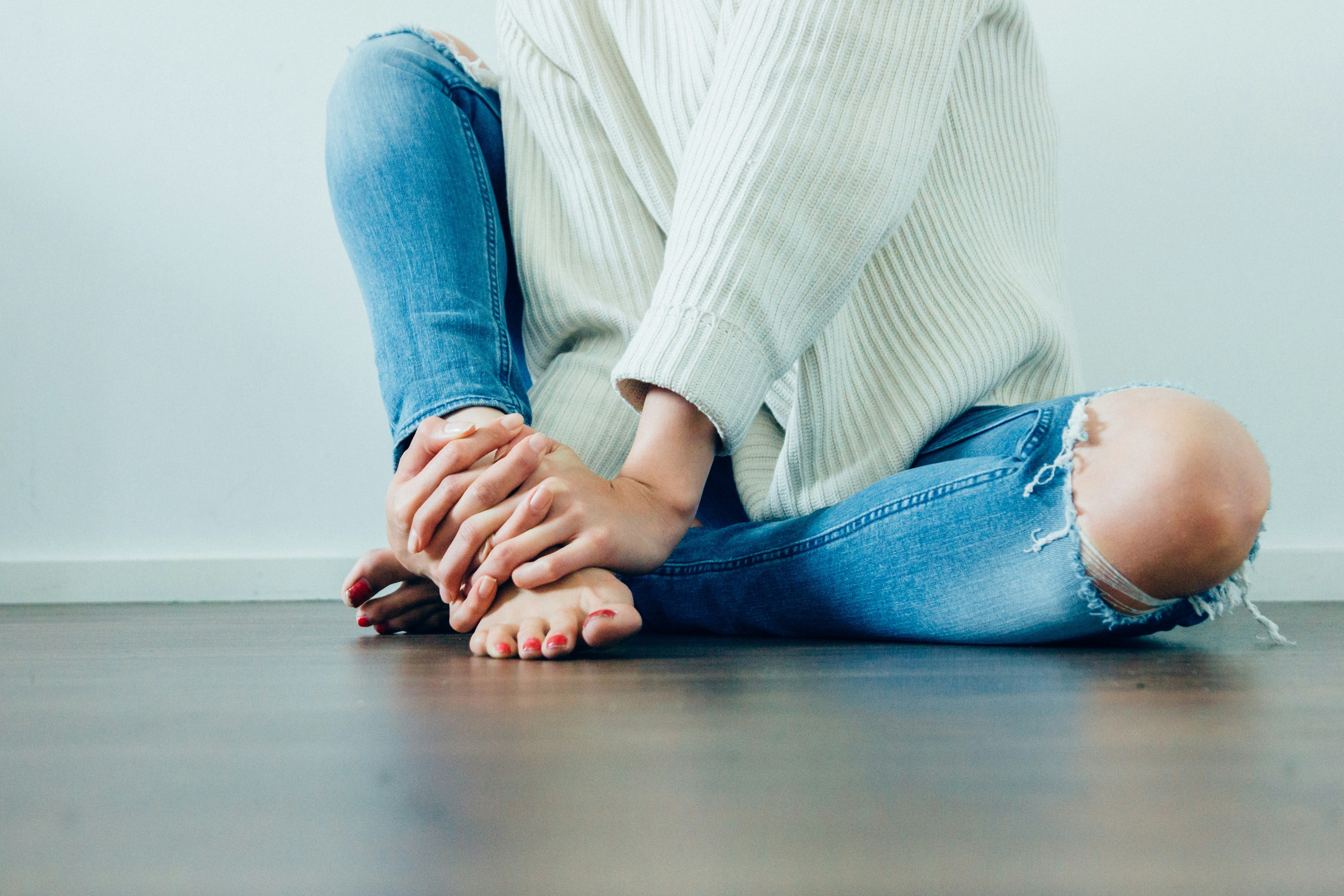 Tipos de dolor en el empeine del pie y cómo aliviarlos